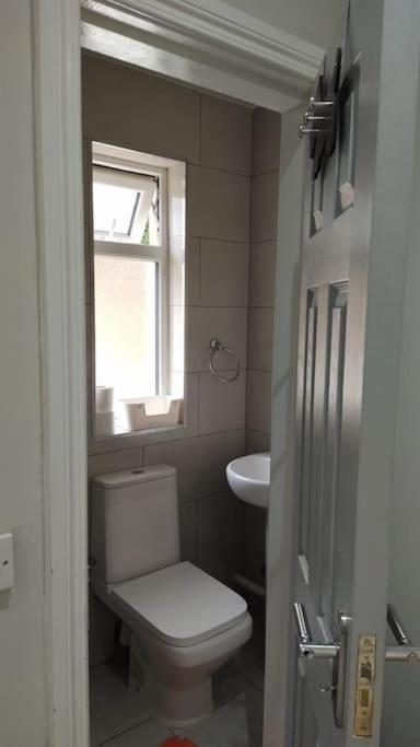 דבלין Studio With Private Kitchen מראה חיצוני תמונה