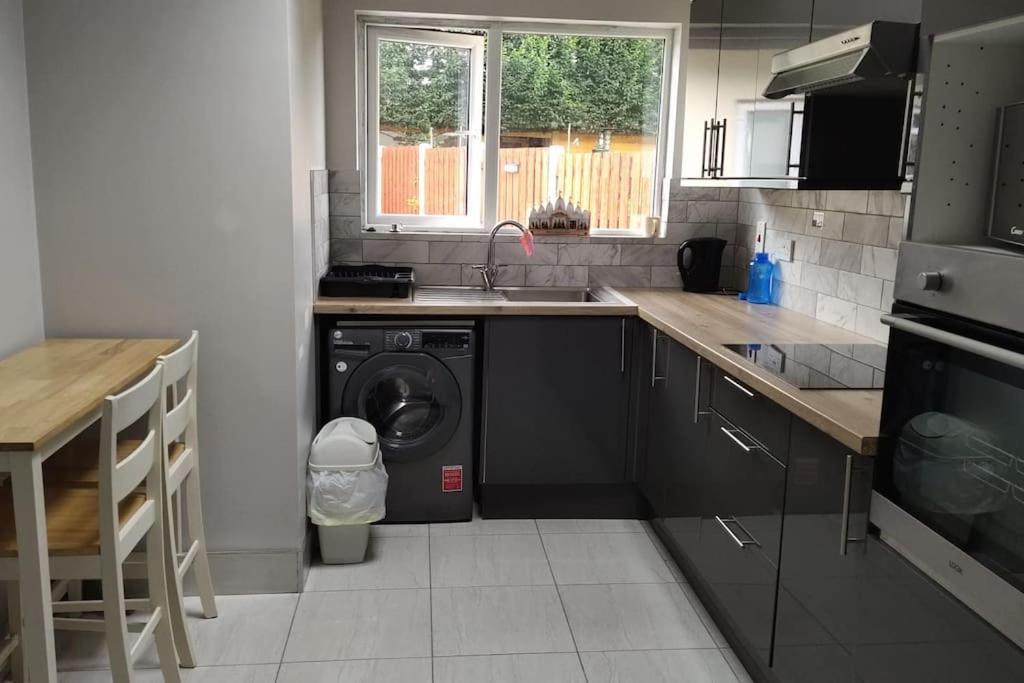 דבלין Studio With Private Kitchen מראה חיצוני תמונה